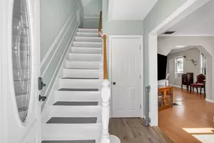 9 Cottage St, Dracut, MA 01826 - Photo 3