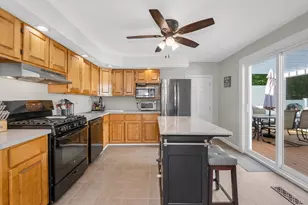 9 Cottage St, Dracut, MA 01826 - Photo 15