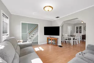 9 Cottage St, Dracut, MA 01826 - Photo 7