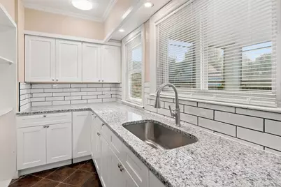 16 Hartford St, South Hadley, MA 01075 - Photo 7