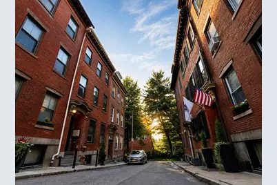 6 Centre Pl #1, Boston, MA 02119 - Photo 5
