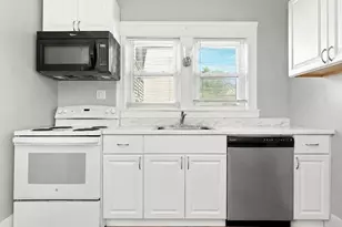 191 W 6th St, Lowell, MA 01850 - Photo 13