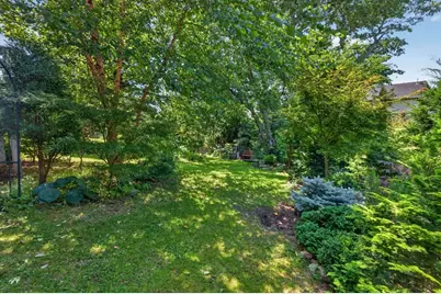 55 Irving St, Fall River, MA 02723 - Photo 25