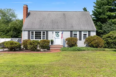 6 Oak Dr, Plainville, MA 02762 - Photo 1