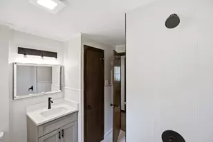 142 Olko Cir, Chicopee, MA 01020 - Photo 25