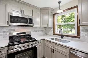 142 Olko Cir, Chicopee, MA 01020 - Photo 9