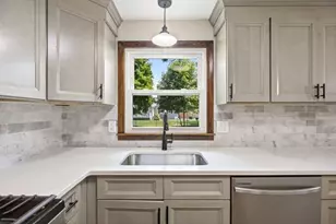 142 Olko Cir, Chicopee, MA 01020 - Photo 11