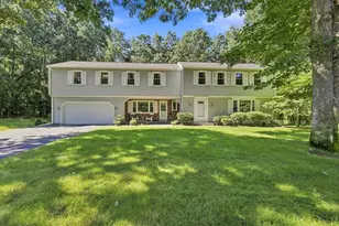 76 Mohawk Dr, Longmeadow, MA 01106 - Photo 1