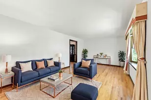 76 Mohawk Dr, Longmeadow, MA 01106 - Photo 5