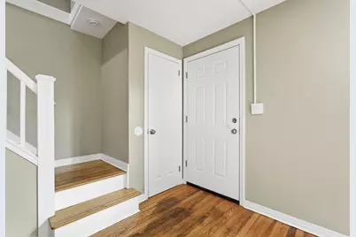 15 Pear St, Springfield, MA 01109 - Photo 5