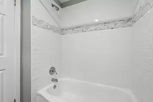 15 Pear St, Springfield, MA 01109 - Photo 3