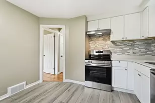 15 Pear St, Springfield, MA 01109 - Photo 11