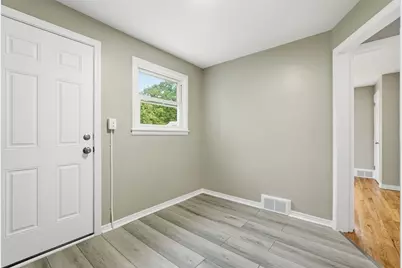 15 Pear St, Springfield, MA 01109 - Photo 7