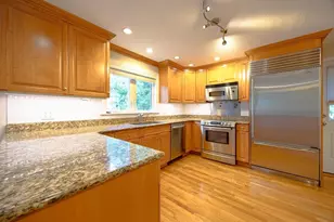 6 Peachtree Ln, Newton, MA 02459 - Photo 9