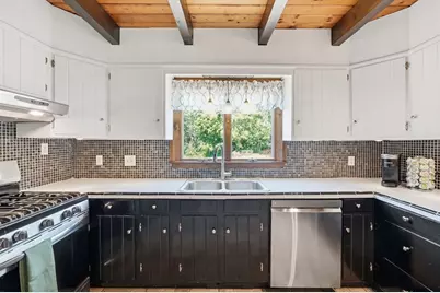 15 Thompson Rd, Hubbardston, MA 01452 - Photo 9