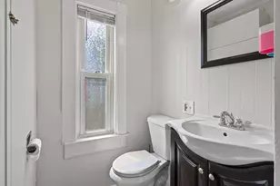 33 Pierpont St, Peabody, MA 01960 - Photo 21