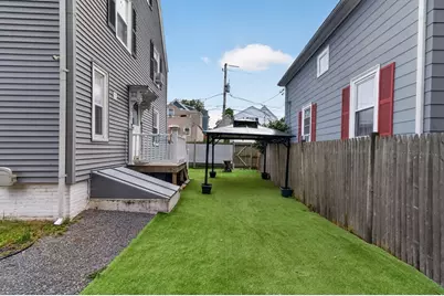 33 Pierpont St, Peabody, MA 01960 - Photo 27