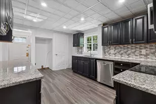 33 Pierpont St, Peabody, MA 01960 - Photo 5