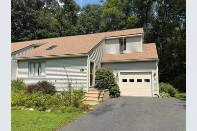 5 Meadow Oak Ln #B, Deerfield, MA 01373 - Photo 1