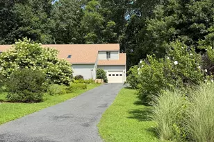 5 Meadow Oak Ln, Deerfield, MA 01373 - Photo 3