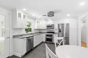 110 Thornberry Rd, Winchester, MA 01890 - Photo 9