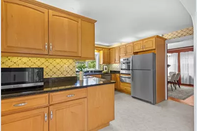 22 Gleason St, Medford, MA 02155 - Photo 17