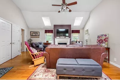 47 Houde St, Marlborough, MA 01752 - Photo 5