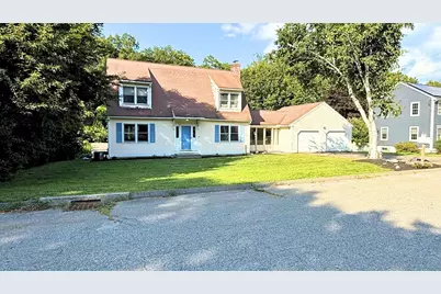 14 Indian Ridge Dr, Leominster, MA 01453 - Photo 1