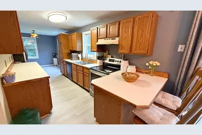 14 Indian Ridge Dr, Leominster, MA 01453 - Photo 3