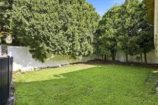 688 S West St, Agawam, MA 01030 - Photo 7