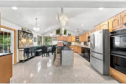 688 S West St, Agawam, MA 01030 - Photo 13