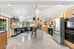 688 S West St, Agawam, MA 01030 - Photo 13