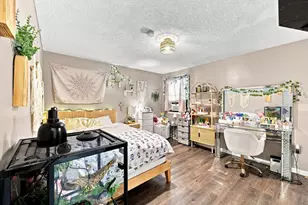 688 S West St, Agawam, MA 01030 - Photo 35