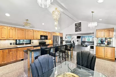 688 S West St, Agawam, MA 01030 - Photo 15