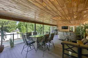 688 S West St, Agawam, MA 01030 - Photo 9
