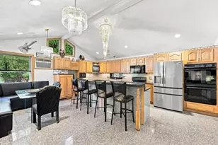 688 S West St, Agawam, MA 01030 - Photo 17