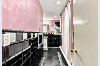 688 S West St, Agawam, MA 01030 - Photo 37