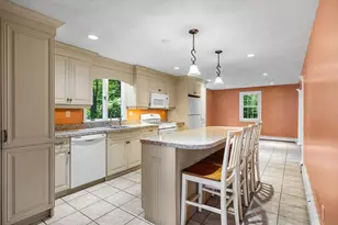 137 Catherine Dr, Abington, MA 02351 - Photo 9