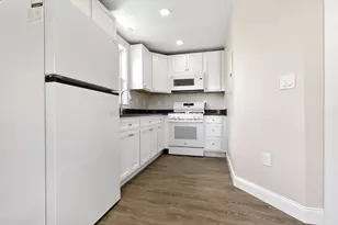 28 Poplar St, Danvers, MA 01923 - Photo 9