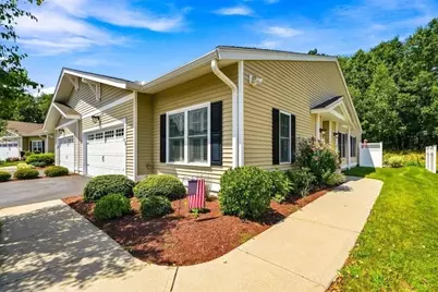 73 Rogerson Xing #73, Uxbridge, MA 01569 - Photo 3