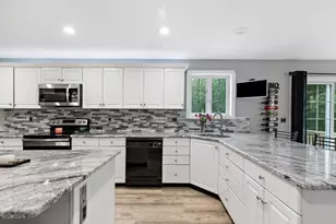 5 Debbie Ln, Freetown, MA 02702 - Photo 9