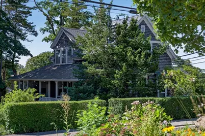 62 School St, Falmouth, MA 02543 - Photo 5