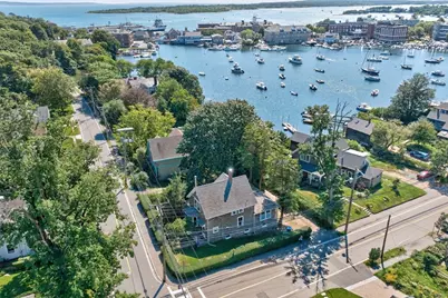 62 School St, Falmouth, MA 02543 - Photo 1
