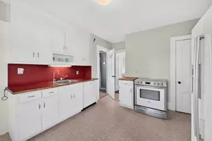 62 School St, Falmouth, MA 02543 - Photo 17