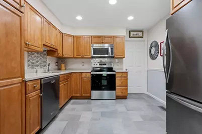 36 Hawthorne Circle #36, Peabody, MA 01960 - Photo 11