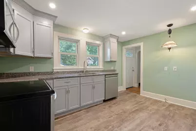 12 Cedar Ave, Millbury, MA 01527 - Photo 5