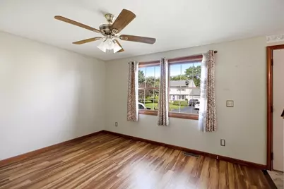 18 Scott Hollow Dr, Holyoke, MA 01040 - Photo 7