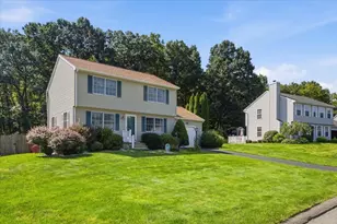 18 Scott Hollow Dr, Holyoke, MA 01040 - Photo 1