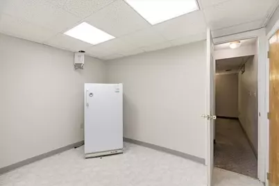 18 Scott Hollow Dr, Holyoke, MA 01040 - Photo 37