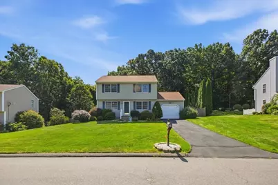18 Scott Hollow Dr, Holyoke, MA 01040 - Photo 3